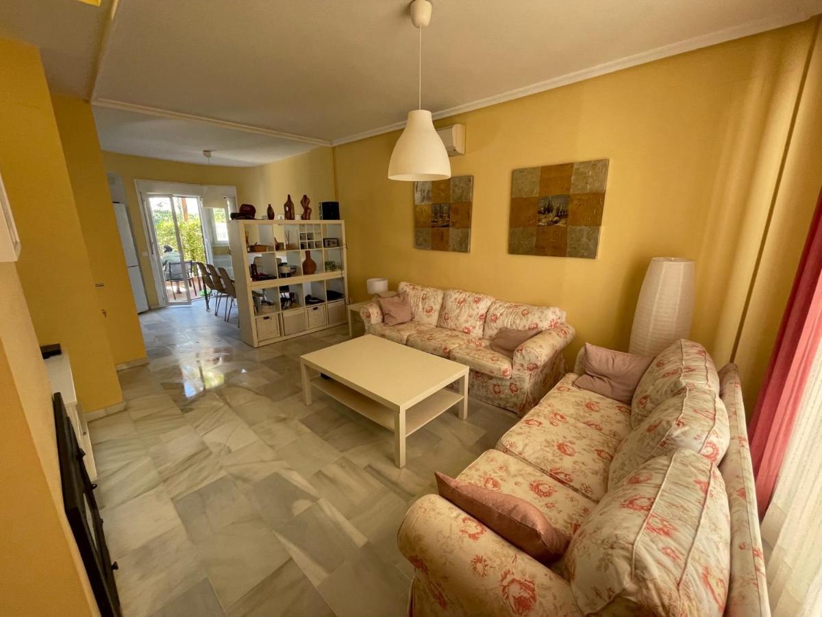 Hochwertiges Haus In Wunderschoener Golf Anlage Am Meer 罗塔 外观 照片