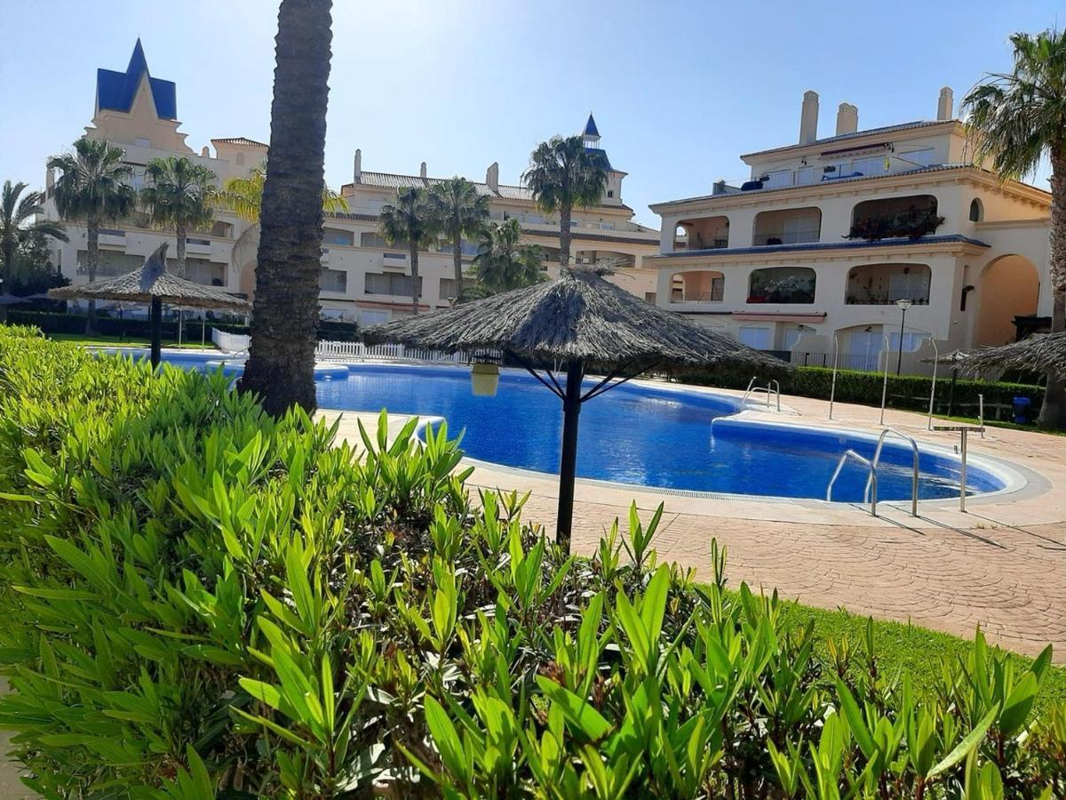 Hochwertiges Haus In Wunderschoener Golf Anlage Am Meer 罗塔 外观 照片
